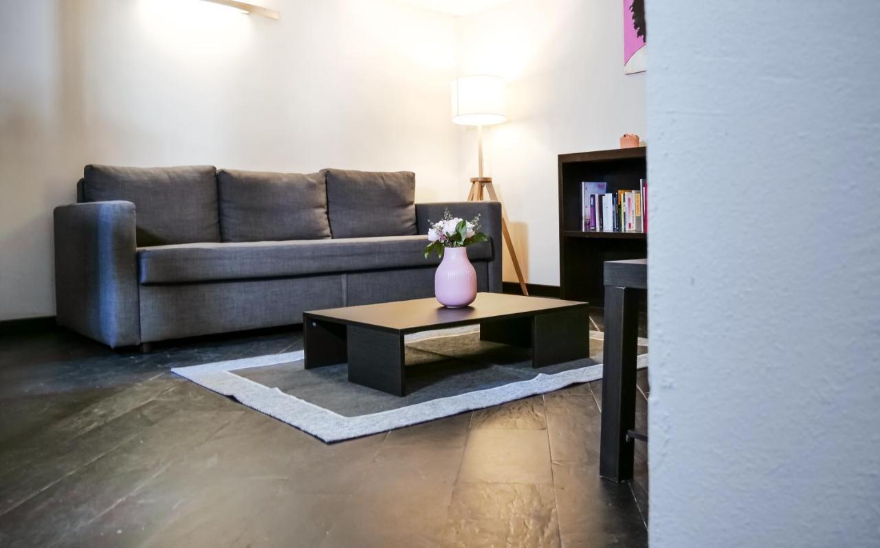 Casa Del Pittore - Elegante Appartamento Del 1200 - Centro Storico Como Ngoại thất bức ảnh