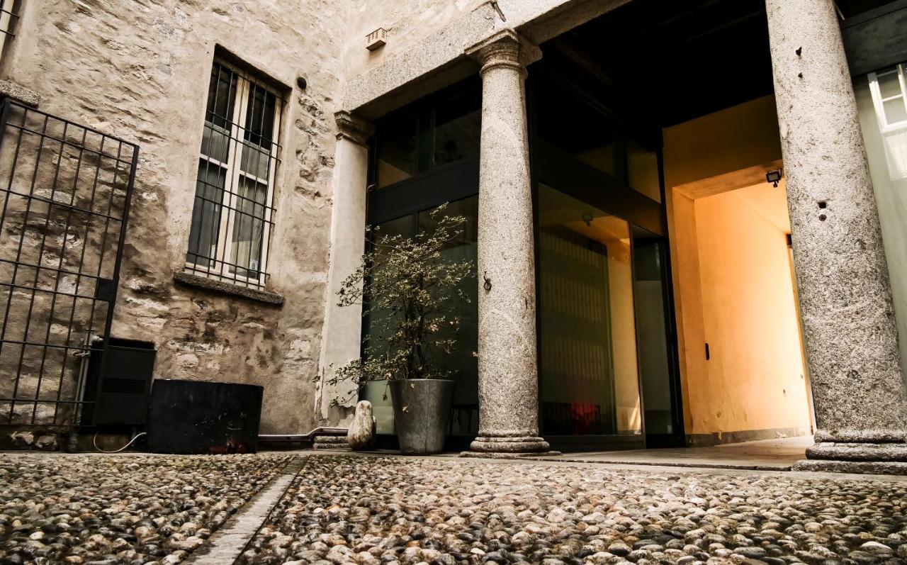 Casa Del Pittore - Elegante Appartamento Del 1200 - Centro Storico Como Ngoại thất bức ảnh